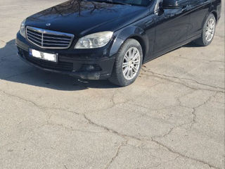 Mercedes C-Class foto 2