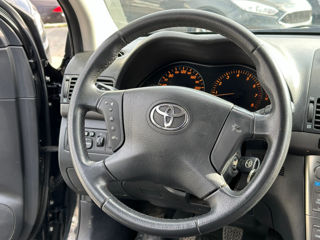 Toyota Avensis foto 13