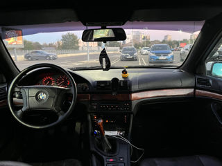 BMW 5 Series foto 7