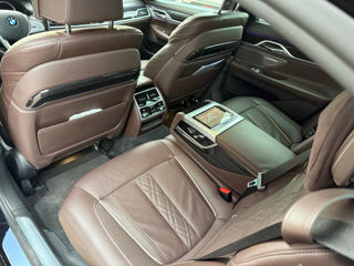 BMW 7 Series foto 18