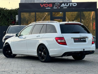 Mercedes C-Class Wagon foto 5