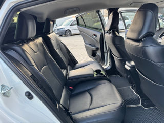 Toyota Prius Prime фото 16