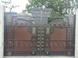 Balustrade, porți , garduri, copertine, gratii, uși metalice și alte  confecții din  fier forjat. foto 1