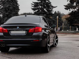 BMW 5 Series foto 1