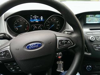 Ford Focus foto 9