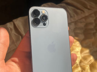 iPhone X în carcasă de 12pro