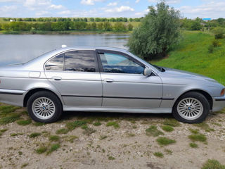 BMW 5 Series foto 5