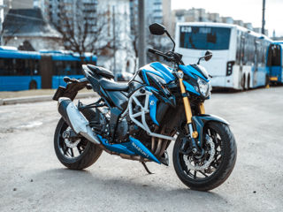 Suzuki GSX S750