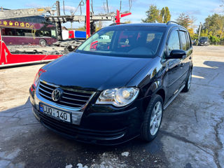 Volkswagen Touran foto 3