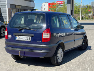 Opel Zafira foto 2