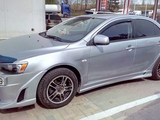 Mitsubishi Lancer foto 8