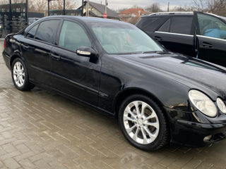 Mercedes E-Class foto 2