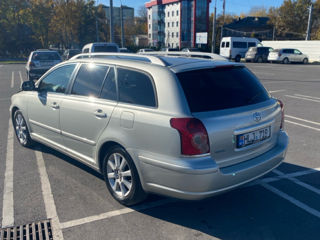 Toyota Avensis foto 7