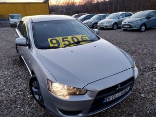 Mitsubishi Lancer foto 2