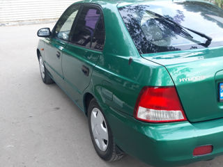 Hyundai Accent foto 6