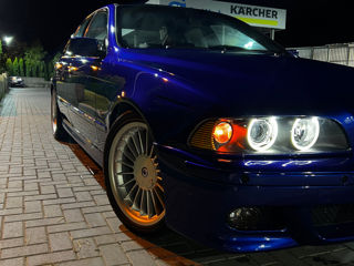 BMW 5 Series foto 2