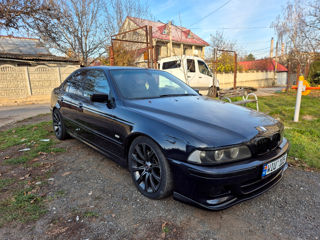 BMW 5 Series foto 3