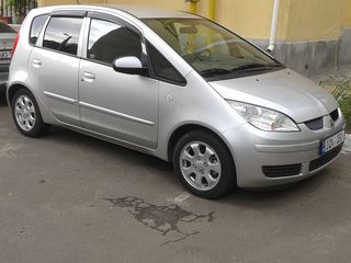 Mitsubishi Colt foto 1