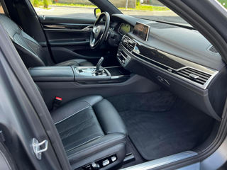 BMW 7 Series foto 6