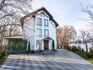 Imobilul se prezinta ca Locativa cit si pentru Busines foto 1