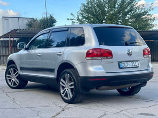 Volkswagen Touareg foto 2