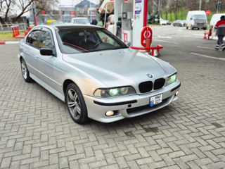 BMW 5 Series foto 3