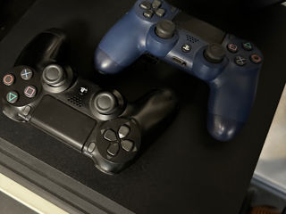 Playstation 4 Pro 1Tb + 2 joysticks