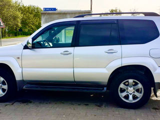 Toyota Land Cruiser Prado foto 2