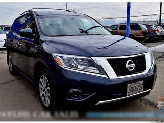 Nissan Pathfinder foto 2