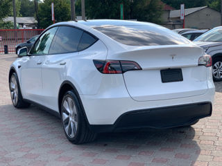 Tesla Model Y foto 4