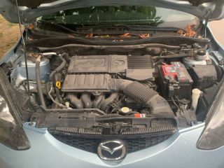 Mazda 2 foto 2