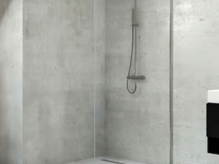Perete de duș cu sticlă groasă și calitativă