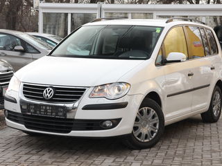 Volkswagen Touran foto 2