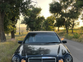 Mercedes E-Class foto 2