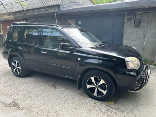 Nissan X-Trail foto 2