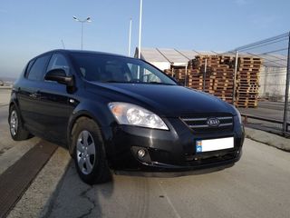 KIA Ceed foto 1