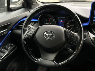 Toyota C-HR foto 13