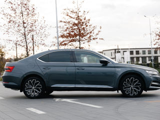 Skoda Superb foto 3