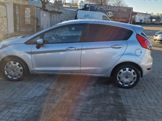 Ford Fiesta foto 4