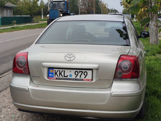 Toyota Avensis foto 3