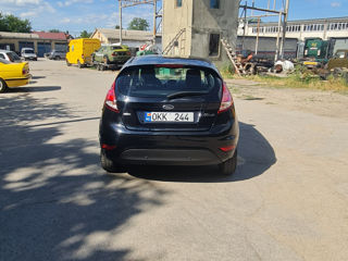 Ford Fiesta foto 4