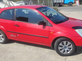 Ford Fiesta 3D foto 7