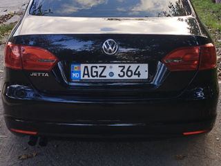 Volkswagen Jetta foto 8