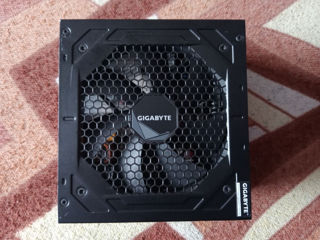 Gigabyte GP-UD750GM 750W foto 2