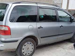 Ford Galaxy foto 2