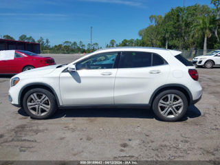 Mercedes GLA foto 13