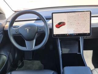 Tesla Model 3 foto 6