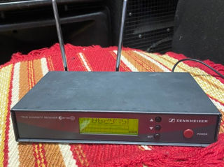 База для радиомикрофонов Sennheizer EM 100 без микрофонов