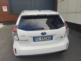 Toyota Prius + foto 9