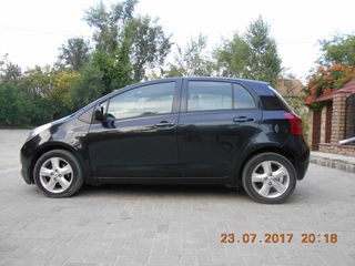 Toyota Yaris foto 1